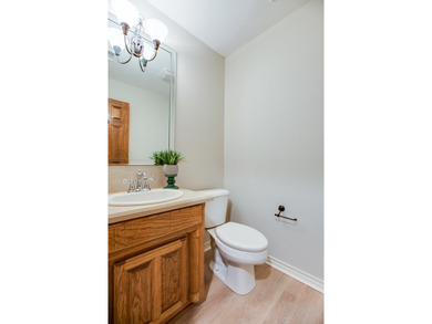 This stunning 5-bdrm, 3.5-bath home has been beautifully on Bentwood Country Club in Texas - for sale on GolfHomes.com, golf home, golf lot