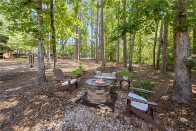 Discover this immaculate 3-bedroom, 2-bath one level home on Keowee Key Golf and Country Club in South Carolina - for sale on GolfHomes.com, golf home, golf lot