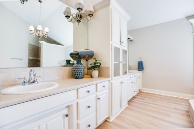 This stunning 5-bdrm, 3.5-bath home has been beautifully on Bentwood Country Club in Texas - for sale on GolfHomes.com, golf home, golf lot