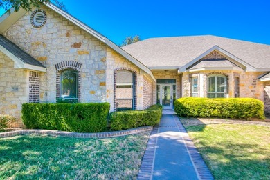 This stunning 5-bdrm, 3.5-bath home has been beautifully on Bentwood Country Club in Texas - for sale on GolfHomes.com, golf home, golf lot