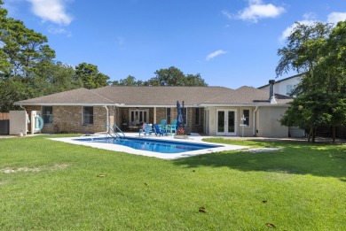 Priced to sell!! Do not wait -- schedule your appointment today on Emerald Bay Golf Club in Florida - for sale on GolfHomes.com, golf home, golf lot