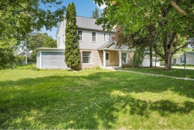 Welcome to the dream home you can make your own! This spacious on Meadowbrook Golf Course in Minnesota - for sale on GolfHomes.com, golf home, golf lot