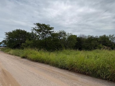 Beautiful 0.37-acre  lot in the lakeside community of Runaway on The Club At Runaway Bay in Texas - for sale on GolfHomes.com, golf home, golf lot