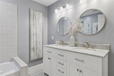 Don't miss this delightful 2BR/2BA Inver Grove Heights townhome! on Arbor Pointe Golf Club in Minnesota - for sale on GolfHomes.com, golf home, golf lot