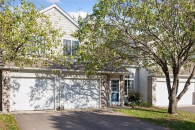 Don't miss this delightful 2BR/2BA Inver Grove Heights townhome! on Arbor Pointe Golf Club in Minnesota - for sale on GolfHomes.com, golf home, golf lot