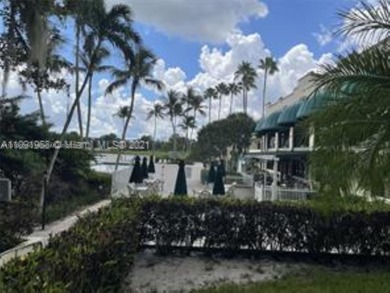 A FULLY REMODELED UNIT, IT IS BRIGHT AND HAS GREAT VIEWS on Jacaranda Golf Club in Florida - for sale on GolfHomes.com, golf home, golf lot