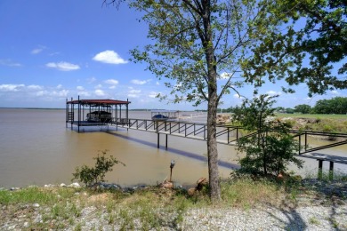 Beautiful Waterfront Property! Ready to Move in! on The Club At Runaway Bay in Texas - for sale on GolfHomes.com, golf home, golf lot