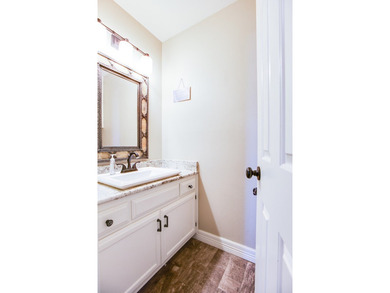 Beautiful low maintenance townhouse in Bentwood Country Club! on Bentwood Country Club in Texas - for sale on GolfHomes.com, golf home, golf lot