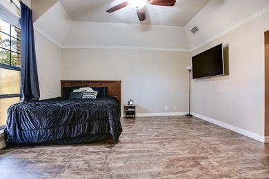 Beautiful low maintenance townhouse in Bentwood Country Club! on Bentwood Country Club in Texas - for sale on GolfHomes.com, golf home, golf lot