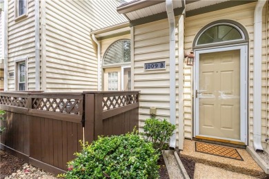 Looking for a condo in a great location? We have one! It's on Greenbrier Country Club in Virginia - for sale on GolfHomes.com, golf home, golf lot