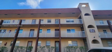 This aparment offers 2 bedrooms, 2baths updated, remodeled on Sunrise Lakes Phase III in Florida - for sale on GolfHomes.com, golf home, golf lot