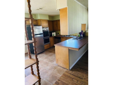 This 2bd 2ba 2 garage, large rooms has a new AC-Heat Unit on De Cordova Bend Country Club in Texas - for sale on GolfHomes.com, golf home, golf lot