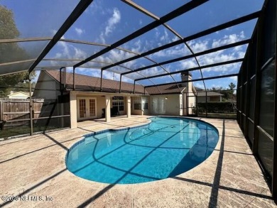 Motivated Seller is offering 10K toward a buyers closing costs on Deltona Golf Club in Florida - for sale on GolfHomes.com, golf home, golf lot