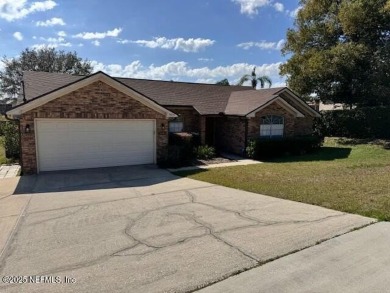 Motivated Seller is offering 10K toward a buyers closing costs on Deltona Golf Club in Florida - for sale on GolfHomes.com, golf home, golf lot