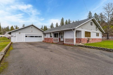 Opportunity knocks! This 3-bedroom, 2-bath home sits on a on Grants Pass Golf Club in Oregon - for sale on GolfHomes.com, golf home, golf lot