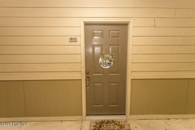 Wonderfully maintained 1st floor condo in Crow Creek.  This is on Crow Creek Golf Club in North Carolina - for sale on GolfHomes.com, golf home, golf lot