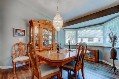 IF YOU ARE LOOKIG FOR AMAZING, WE'VE GOT IT! This move in ready on Meadow Oaks Golf and Country Club in Florida - for sale on GolfHomes.com, golf home, golf lot