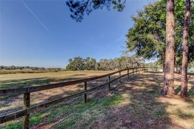 IF YOU ARE LOOKIG FOR AMAZING, WE'VE GOT IT! This move in ready on Meadow Oaks Golf and Country Club in Florida - for sale on GolfHomes.com, golf home, golf lot