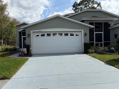 IF YOU ARE LOOKIG FOR AMAZING, WE'VE GOT IT! This move in ready on Meadow Oaks Golf and Country Club in Florida - for sale on GolfHomes.com, golf home, golf lot