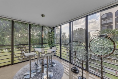 PRICED TO SELL. Bring your offers! At almost 2500 sqft of living on Boca Pointe Country Club in Florida - for sale on GolfHomes.com, golf home, golf lot