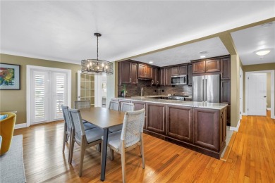 Charming, updated 2-bedroom home in prime Snell Isle location!!
 on The Renaisssance Vinoy Golf Club in Florida - for sale on GolfHomes.com, golf home, golf lot
