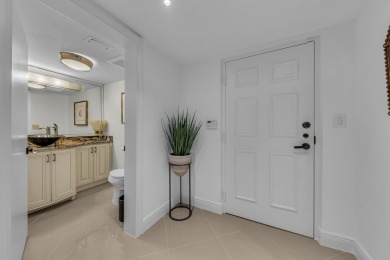 PRICED TO SELL. Bring your offers! At almost 2500 sqft of living on Boca Pointe Country Club in Florida - for sale on GolfHomes.com, golf home, golf lot