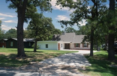 Come see this rare find in Lake Kiowa located right on the first on Lake Kiowa Golf Course in Texas - for sale on GolfHomes.com, golf home, golf lot