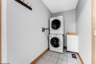 Welcome to this 2 bed, 3.5 bath contemporary end-unit townhome on Lakeview Golf Resort and Spa - Lakeview in West Virginia - for sale on GolfHomes.com, golf home, golf lot