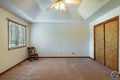 Don't miss this well-maintained and move-in-ready half-duplex on Lake Shawnee Golf Course in Kansas - for sale on GolfHomes.com, golf home, golf lot