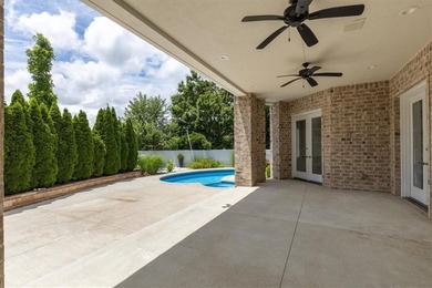 Located inside the prestigious gated Pinnacle Country Club, this on Pinnacle Country Club in Arkansas - for sale on GolfHomes.com, golf home, golf lot