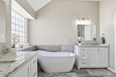 Completely rebuilt down to the studs just 3 years ago, this on Stewart Peninsula Golf Course in Texas - for sale on GolfHomes.com, golf home, golf lot