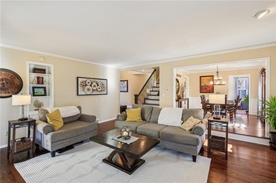 Looking for a family friendly home and community? Meticulously on Lakewood Oaks Golf Club, Ltd. in Missouri - for sale on GolfHomes.com, golf home, golf lot