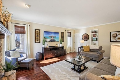 Looking for a family friendly home and community? Meticulously on Lakewood Oaks Golf Club, Ltd. in Missouri - for sale on GolfHomes.com, golf home, golf lot