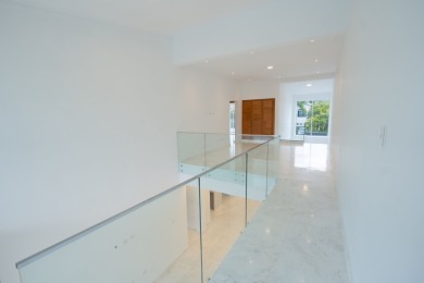 This beautiful villa offers 3 bedrooms plus a service room, set on  in  - for sale on GolfHomes.com, golf home, golf lot