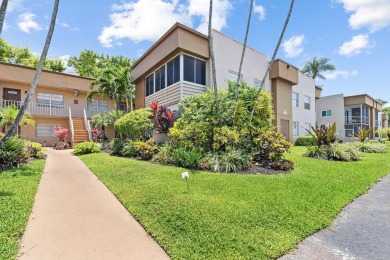 Stunning 2-bedroom, 2-bathroom condo in the highly desirable 55+ on Kings Point Golf -Flanders Way in Florida - for sale on GolfHomes.com, golf home, golf lot