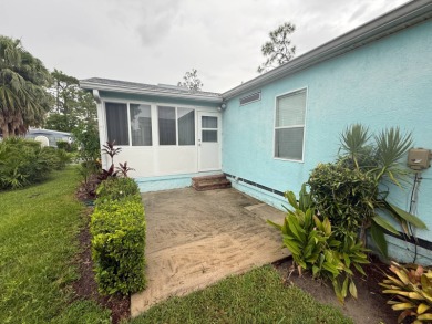 This well loved 2-bedroom, 2-bathroom Palm Harbor home is being on Del Tura Golf and Country Club in Florida - for sale on GolfHomes.com, golf home, golf lot