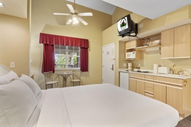 One of those hard to find, 3 Bedroom 3 bath vacation rental on Thousand Hills Golf Resort in Missouri - for sale on GolfHomes.com, golf home, golf lot