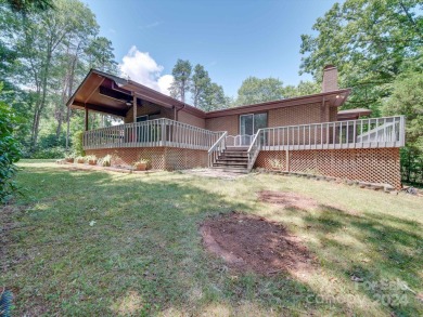 You MUST see this well cared for brick traditional home in River on River Hills Country Club in South Carolina - for sale on GolfHomes.com, golf home, golf lot