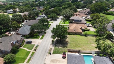 BUILD READY LOT IN AN ESTABLISHED NEIGHBORHOOD! Great quarter on Whitestone Golf Club in Texas - for sale on GolfHomes.com, golf home, golf lot