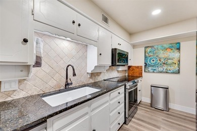 Beautifully updated condo located right next to the 18th Fairway on Ridglea Golf Course in Texas - for sale on GolfHomes.com, golf home, golf lot