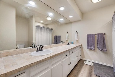 Beautifully updated condo located right next to the 18th Fairway on Ridglea Golf Course in Texas - for sale on GolfHomes.com, golf home, golf lot