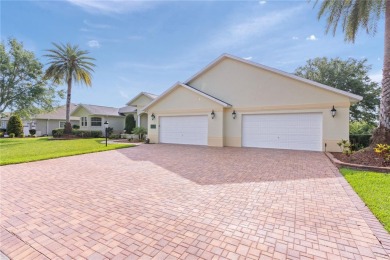 One or more photo(s) has been virtually staged. MAKE SURE YOU on The Links of Spruce Creek in Florida - for sale on GolfHomes.com, golf home, golf lot