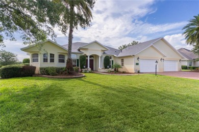 One or more photo(s) has been virtually staged. MAKE SURE YOU on The Links of Spruce Creek in Florida - for sale on GolfHomes.com, golf home, golf lot