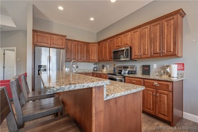 Welcome to this newly listed single-family home in the highly on The Oaks Golf Course in Missouri - for sale on GolfHomes.com, golf home, golf lot