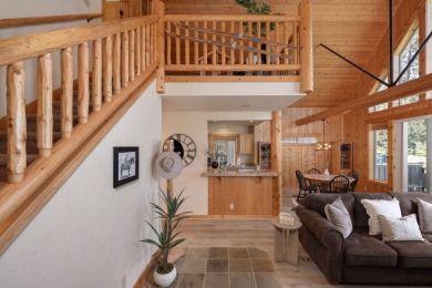 Welcome to your Eagle Crest escape! Overlooking the 18th fairway on  in Oregon - for sale on GolfHomes.com, golf home, golf lot