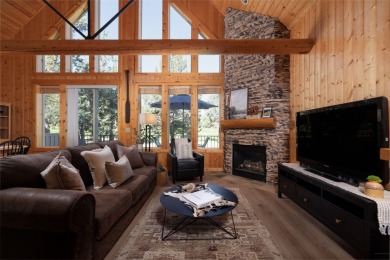 Welcome to your Eagle Crest escape! Overlooking the 18th fairway on  in Oregon - for sale on GolfHomes.com, golf home, golf lot