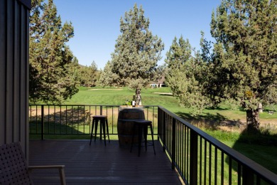 Welcome to your Eagle Crest escape! Overlooking the 18th fairway on  in Oregon - for sale on GolfHomes.com, golf home, golf lot