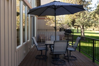 Welcome to your Eagle Crest escape! Overlooking the 18th fairway on  in Oregon - for sale on GolfHomes.com, golf home, golf lot