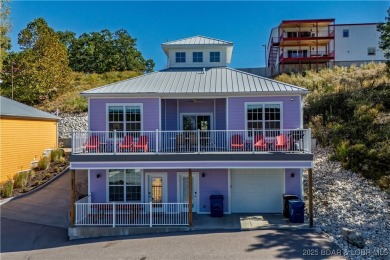 Welcome to this newly listed single-family home in the highly on The Oaks Golf Course in Missouri - for sale on GolfHomes.com, golf home, golf lot
