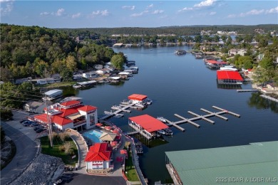 Welcome to this newly listed single-family home in the highly on The Oaks Golf Course in Missouri - for sale on GolfHomes.com, golf home, golf lot